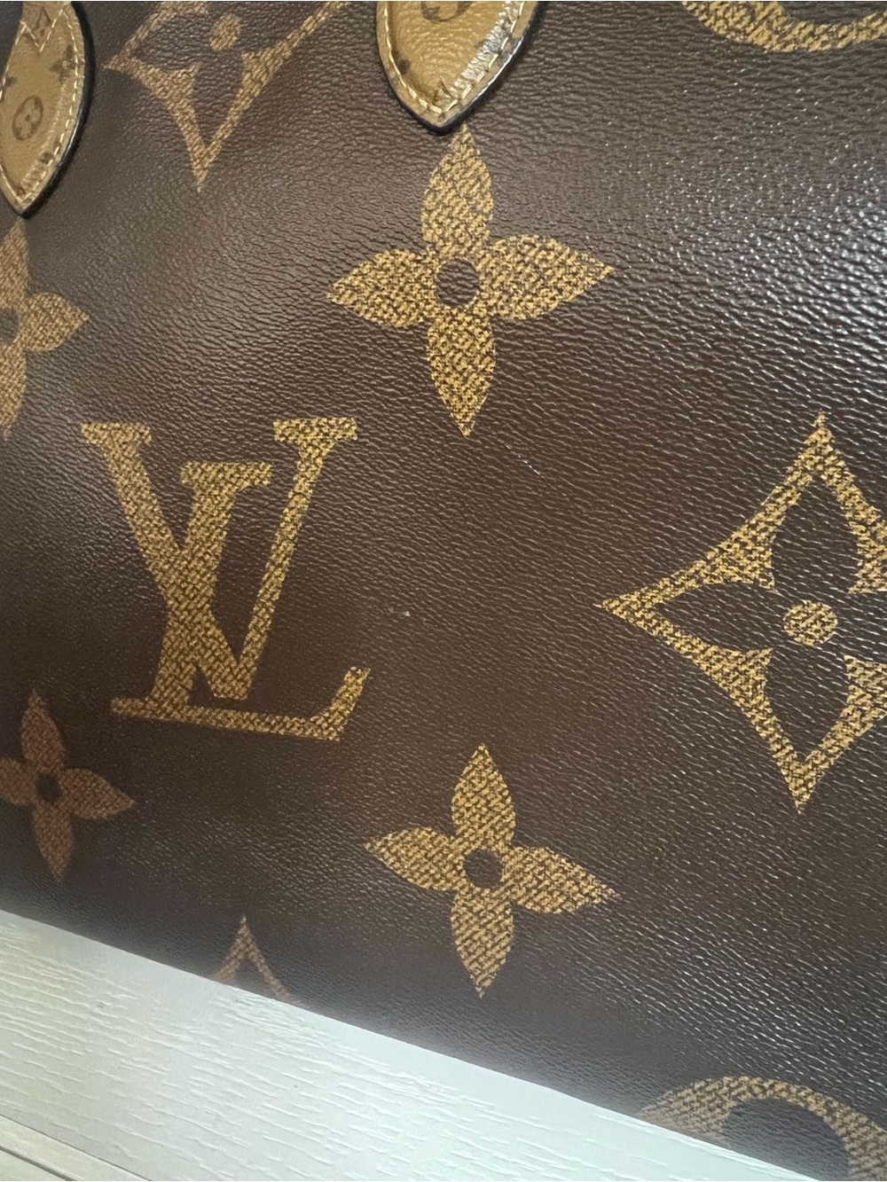 Louis Vuitton OnTheGo GM tote - Picture 3 of 16